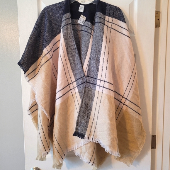 Dress Barn Sweaters - NWT Poncho